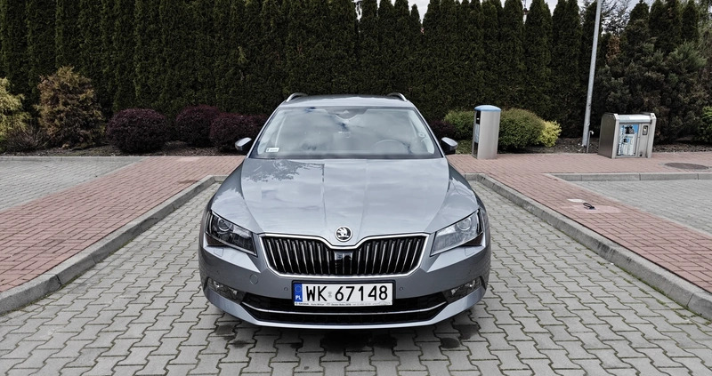 Skoda Superb cena 68000 przebieg: 82000, rok produkcji 2015 z Głubczyce małe 46